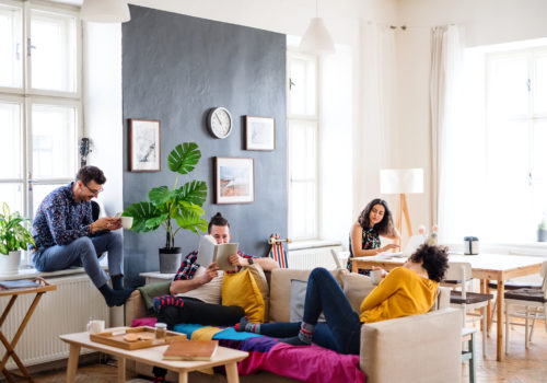 Jeunes colocataires